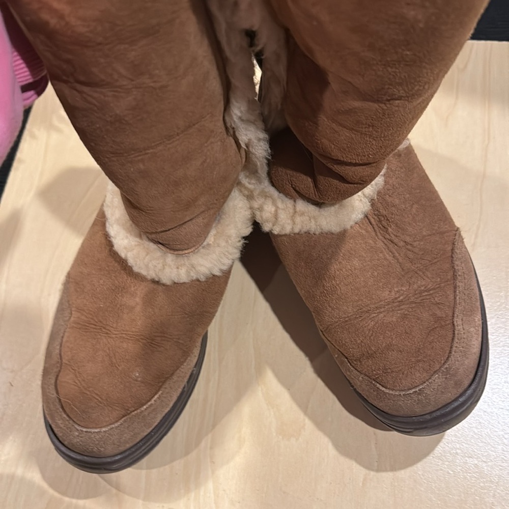 UGG Sundance Revival Tall Sheepskin Boots Chestnut Size 6 - Picture 2 of 9
